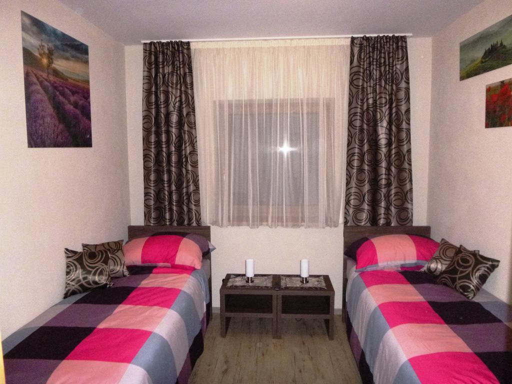 Pikolo - Izby Na Prenajom Nové Mesto nad Váhom Exterior foto