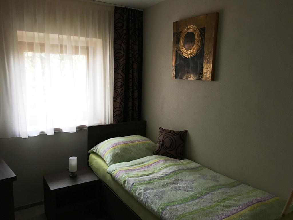 Pikolo - Izby Na Prenajom Nové Mesto nad Váhom Exterior foto