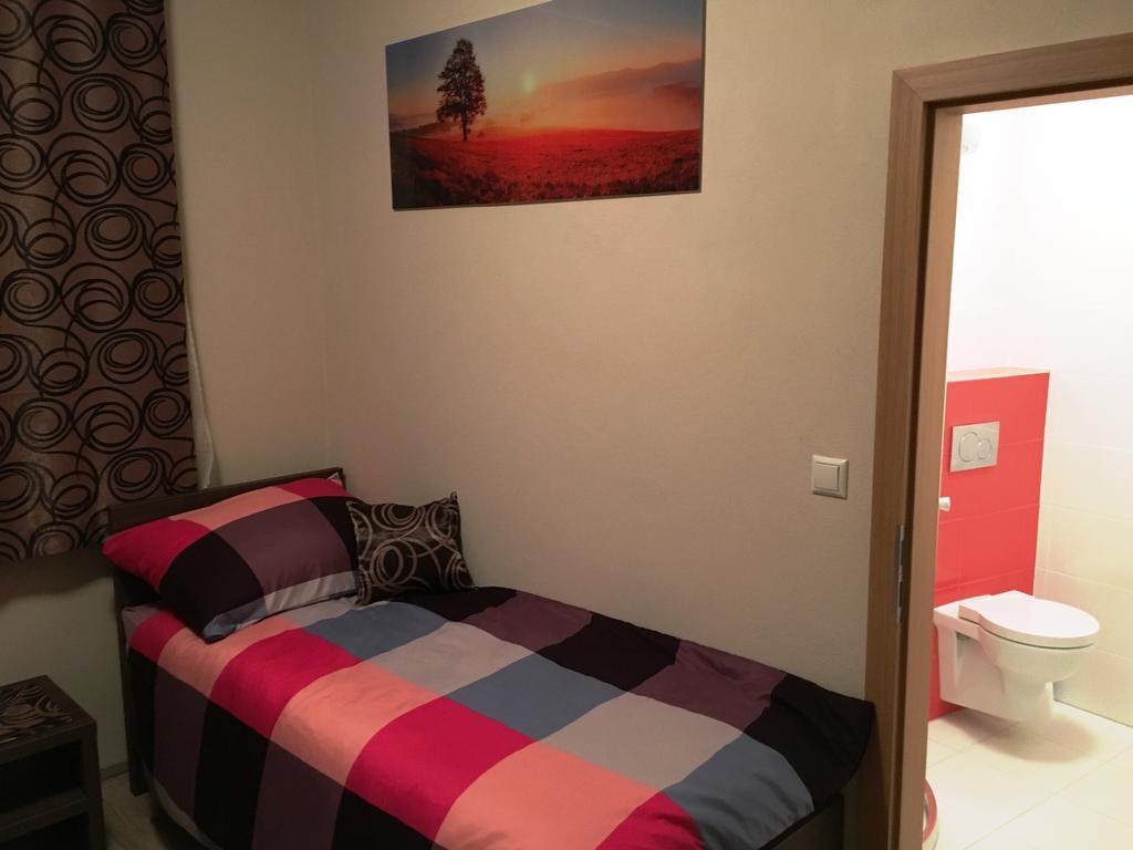 Pikolo - Izby Na Prenajom Nové Mesto nad Váhom Exterior foto